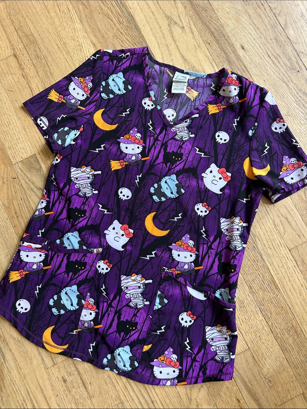 Hello Kitty Halloween Print Short Sleeve scrub top - Picture 2 of 6